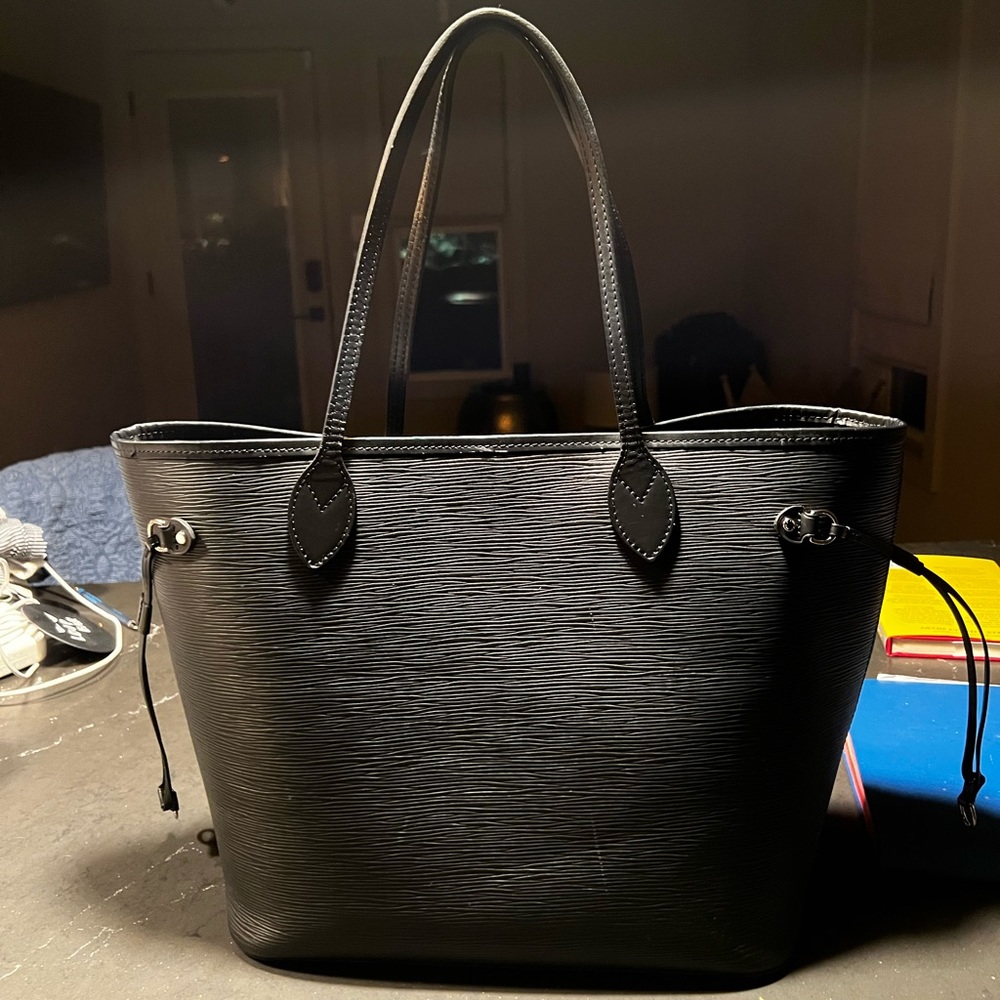 Louis Vuitton Black Épi Neverfull
